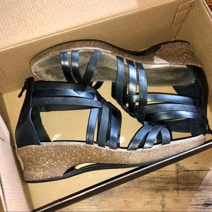 Ahnu wedge strapped sandals sz10